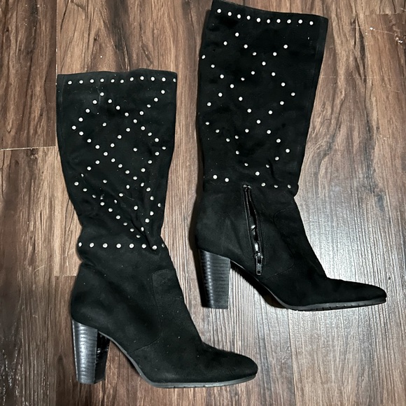 Black studded boots - Picture 1 of 1